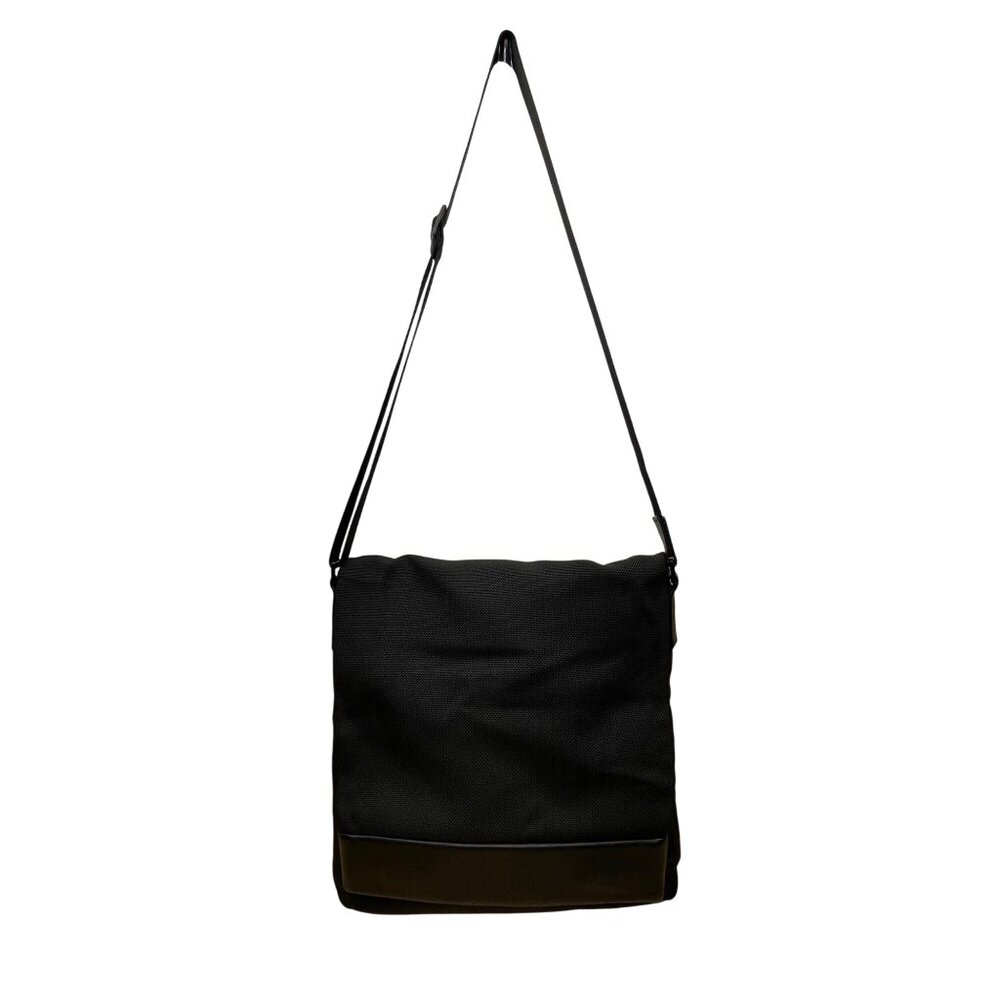 Tumi Men’s Black Fabric Adjustable Strap Durable Lined Interior Messenger Bag